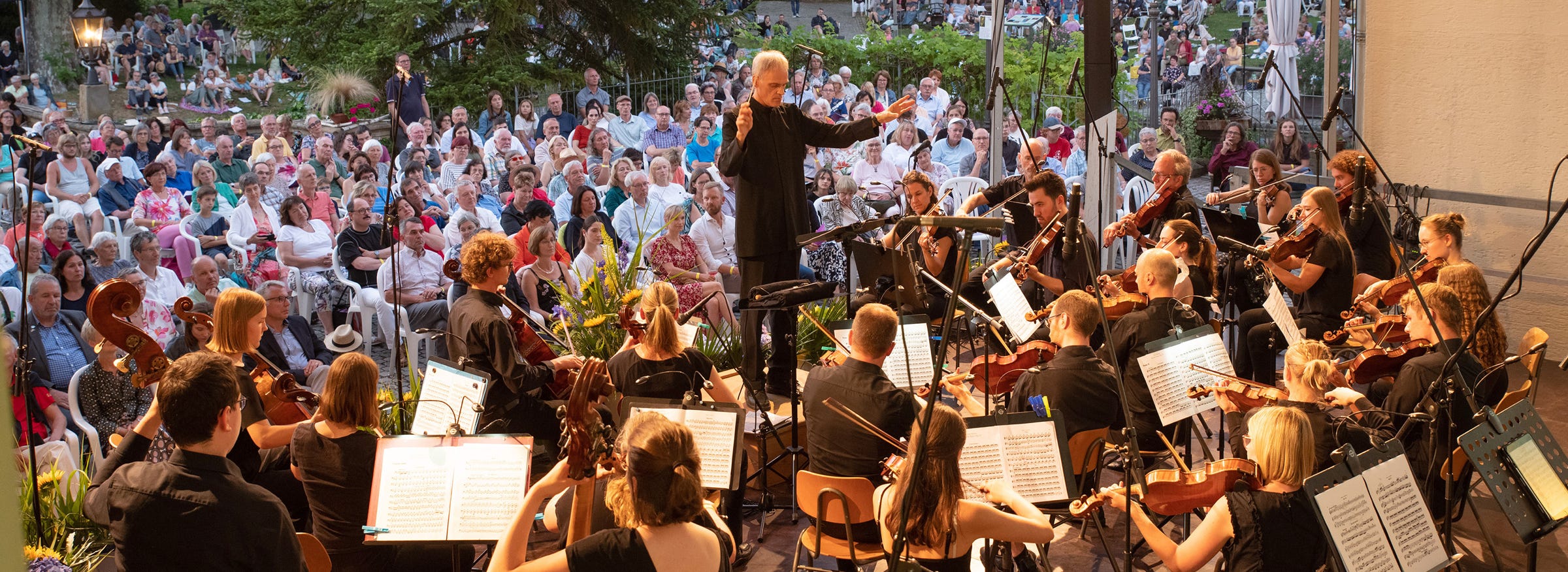 Der langjährige Konzertmeister des Orchesters, Andreas Treibel, übernahm 2010 die künstlerische Leitung der Jungen Philharmonie und legt seitdem den Schwerpunkt verstärkt auf große sinfonische Musik und auf Kooperationskonzerte mit Chören aus dem Ausland